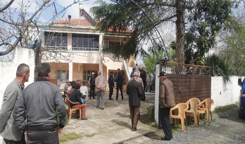 Şeyhulaş Köyünde Yaşayan Yaşlı Adam İntihar Etti - Samsun’un Bafra ilçesine bağlı Şeyhulaş köyünde yaşayan 81yaşındaki Metin Torunoğlu isimli yaşlı adm intihar etti.