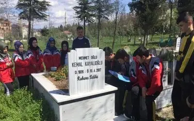 Öğrenciler "Hayırsever Dede"yi Unutmadı