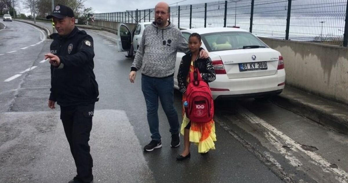 Yürekleri Ağza Getiren Kaza 23 Nisan Çocuk Şenliği'ne Gelen Yabanı Uyruklu Çocuk Kazayı Ucuz Atlattı