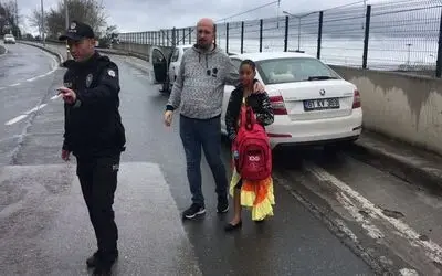 Yürekleri Ağza Getiren Kaza 23 Nisan Çocuk Şenliği'ne Gelen Yabanı Uyruklu Çocuk Kazayı Ucuz Atlattı
