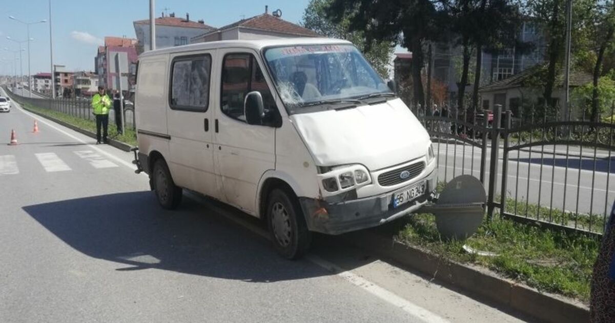 Minibüs Bisiklete Çarptı: 1 Yaralı