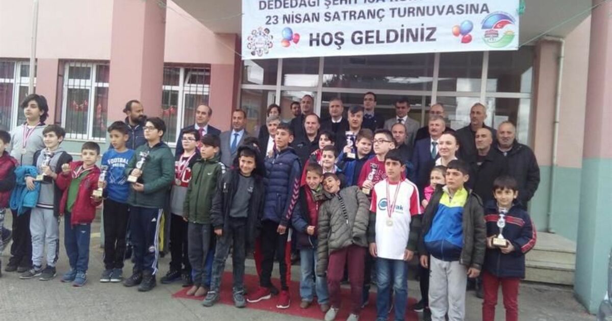 Dededağı Şehit İsa Kurt İlkokulunda 23 Nisan İl Satranç Turnuvası