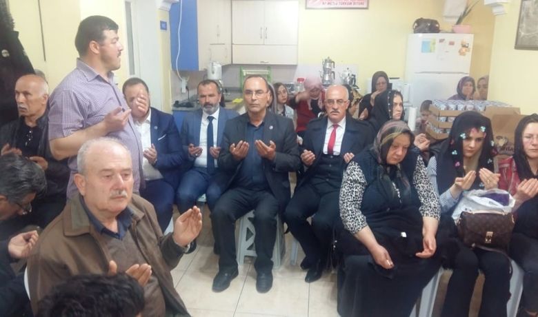 Bafra’da Şehitler Anıldı - Bafra Şehit Aileleri ve Gaziler Dayanışma Derneği’nce her ay şehitler için düzenlenen Kur’an-ı Kerim ve Mevlit programının 95'incisi gerçekleştirildi.