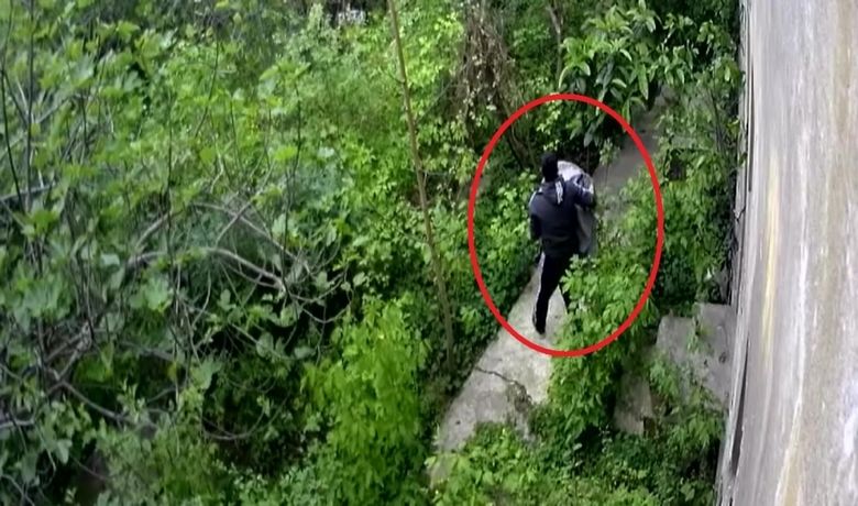 Kazan Hırsızı Kameraya Yakalandı - Samsun’un Bafra ilçesinde 2 katlı müstakil evden bakır kazan çalan şahıs kameraya yakalandı.