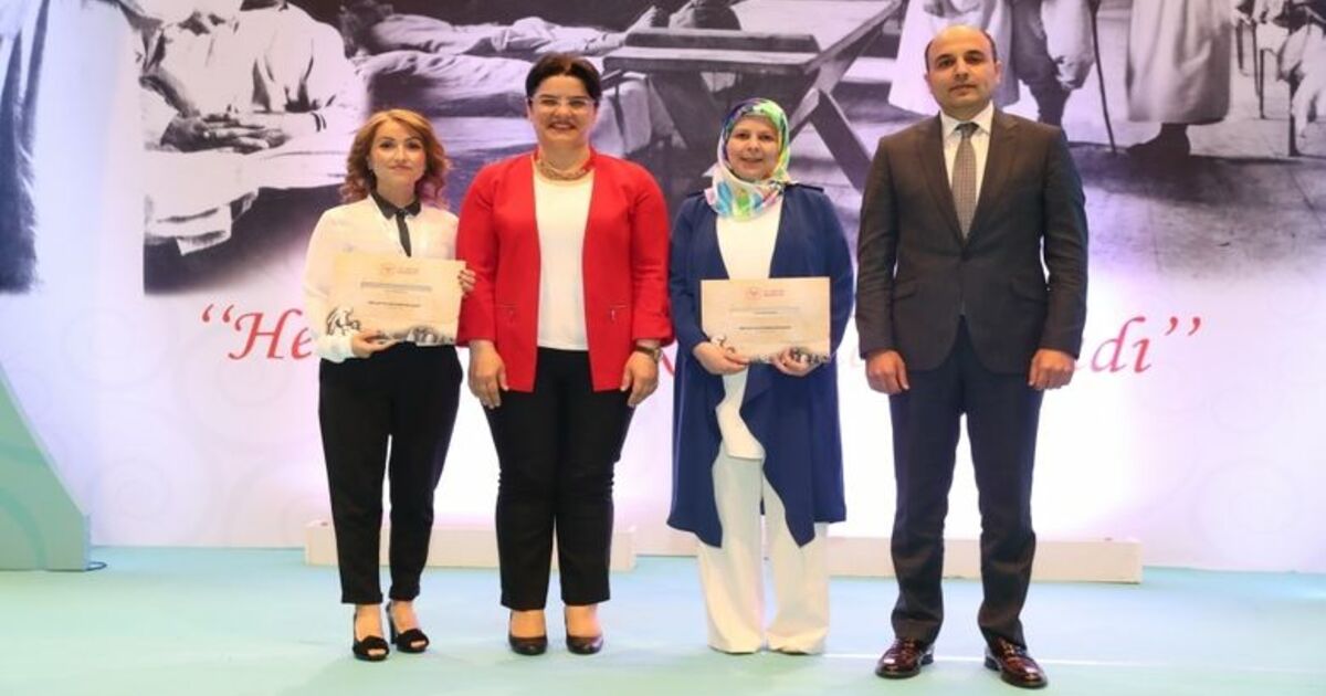 Samsun’da Yılın Ebe Ve Hemşiresine Sağlık Bakanlığı’ndan Teşekkür Belgesi