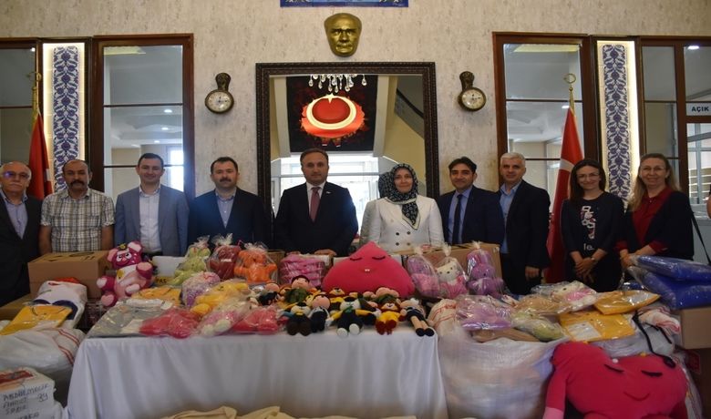Cerablus’taki ÇocuklarınBayram Hediyeleri Samsun’dan
