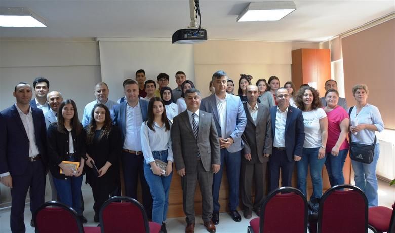 ‘girişimci Okul Ve İstihdamİçin İşbirliği’ Projesi Kapanış Toplantısı - Bafra Ticaret ve Sanayi Odası  ve Bafra Şehit Erkut Yılmaz Mesleki ve Teknik
Anadolu Lisesi işbirliği ile yürütülen “Girişimci Okul ve İstihdam için
İşbirliği” projesi 2019 yılı değerlendirme toplantısı yapıldı.