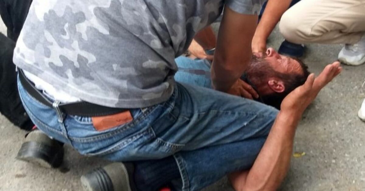 Nişanlısından Ayrıldı, Otogarda Boğazını Kesti