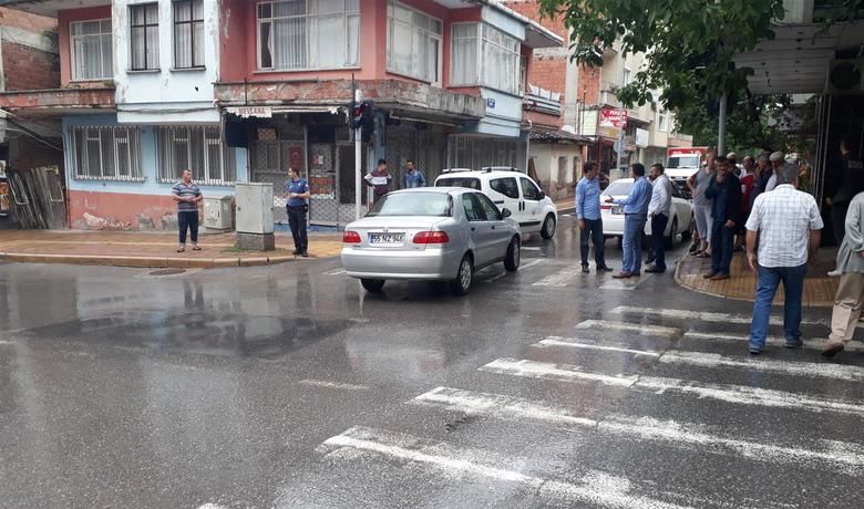 Eski Hastane Kavşağında Trafik Kazası: 1 Yaralı - Samsun’un Bafra ilçesinde meydana gelen trafik kazasında 1
kişi yaralandı.