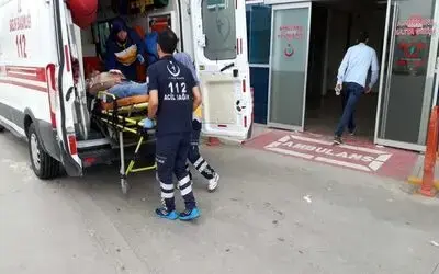 Meydanda Yaralanan Şahıs Trafik Büroya Sığındı