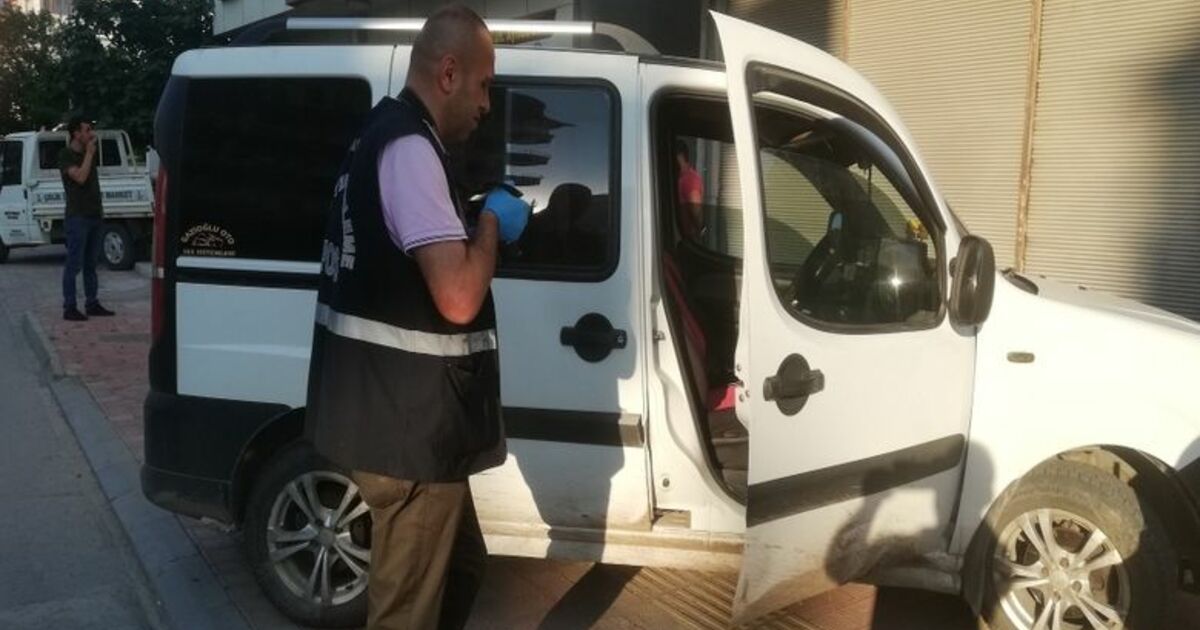 Park Halindeki Araçtan 7 Bin 500 Lira Para Çalındı