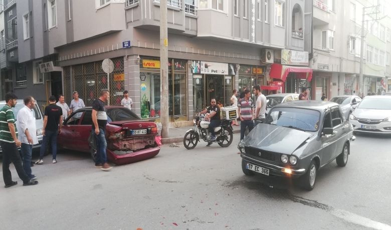 Bafra’da Zincirleme Kaza: 1 Yaralı - Samsun’un Bafra ilçesinde meydana gelen zincirleme kazada 1 kişi yaralandı.
