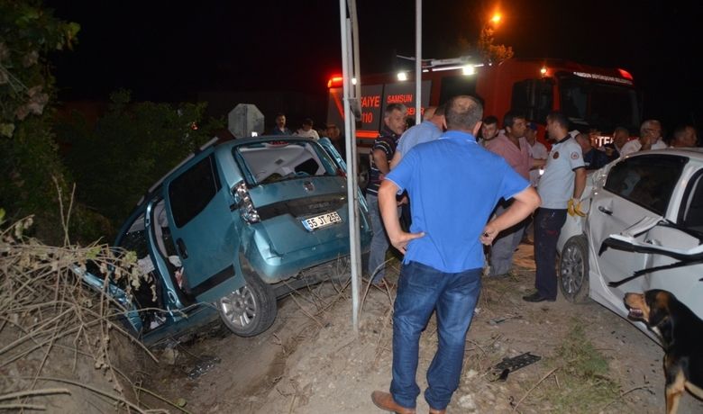Bafra’da Kaza:4 Yaralı - Samsun’un Bafra ilçesinde otomobil ile hafif ticari aracın çarpışması sonucu 4 kişi yaralandı.