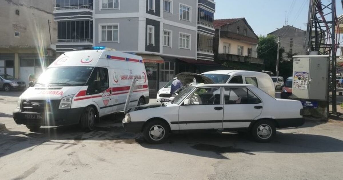 Otomobil İle Minibüs Çarpıştı: 1 Yaralı