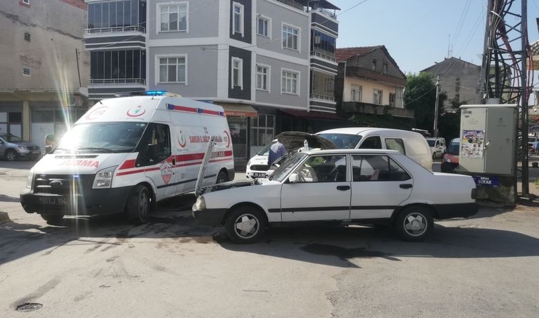 Otomobil İle Minibüs Çarpıştı: 1 Yaralı - Samsun'un Bafra ilçesinde meydana gelen trafik kazasında 1 kişi yaralandı.