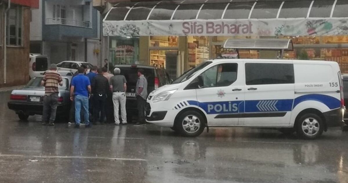 Yol Vermeme Tartışmasında Bir Kişi Bıçaklandı