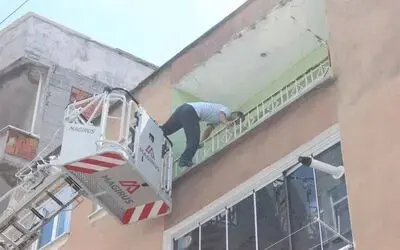 Evden Gelen Kötü Koku Paniğe Neden Oldu