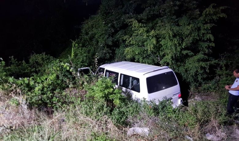 Minibüs Şarampole Uçtu: 1 Yaralı - Samsun’un Bafra ilçesinde meydana gelen kazada 1 kişi yaralandı.