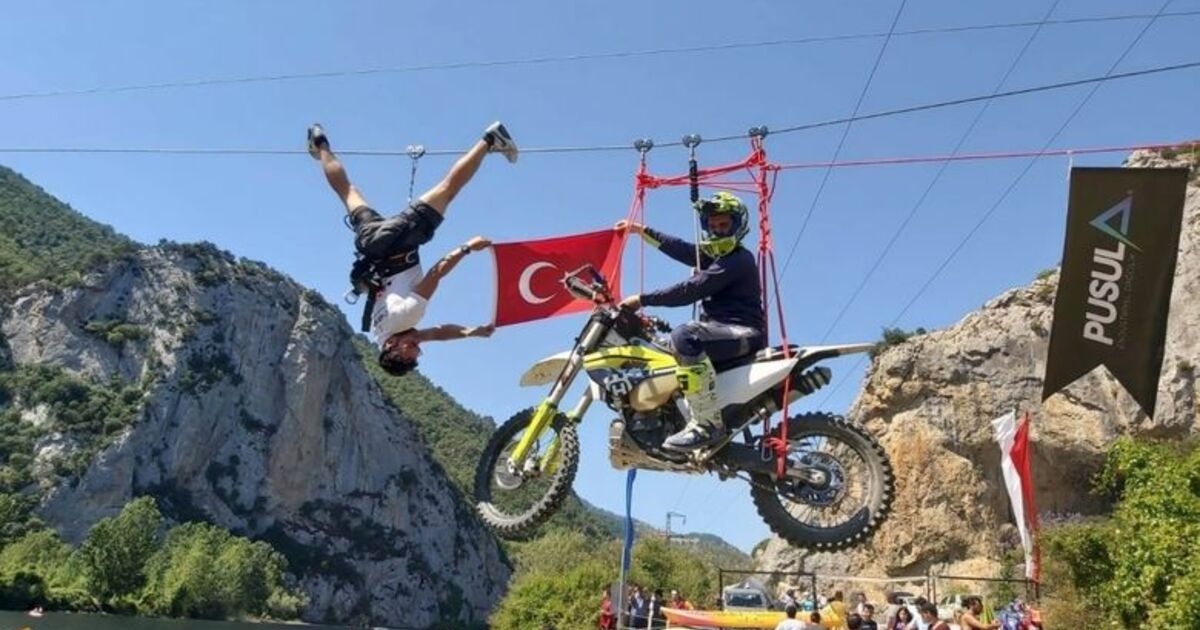 Motosikletle Zipline Yaptı