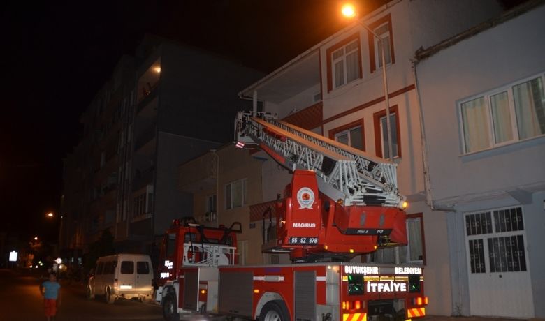 Evde Uyuyakalan Genç PolisiVe İtfaiyeyi Alarma Geçirdi - Samsun'un Bafra ilçesinde evde uykuya dalan genç, polis ve itfaiye ekiplerini alarma geçirdi.