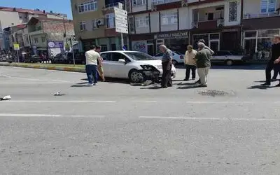 Çatalkaldırım’da Maddi Hasarlı Trafik Kazası
