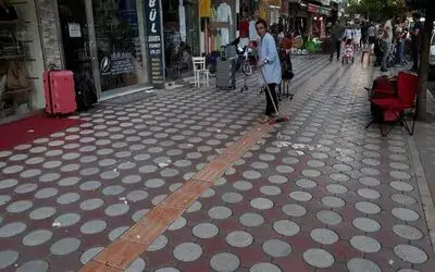 Düşen Pencere Mermerinden Son Anda Kurtuldu