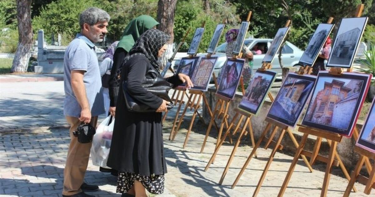 Mezarlıkta 'Ağlayan Evler' Fotoğraf Sergisi