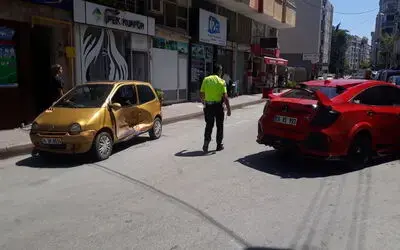 Ters İstikamete Dönen Araca Çarptı: 1 Yaralı