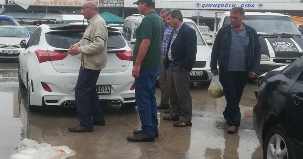 Geri Geri Gelen Otomobil Yayaya Çarptı