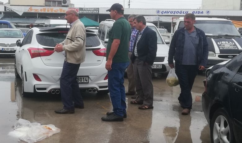 Geri Geri Gelen Otomobil Yayaya Çarptı - Samsun’un Bafra ilçesinde otoparkta geri geri gelen otomobilin çarptığı yaya yaralandı.