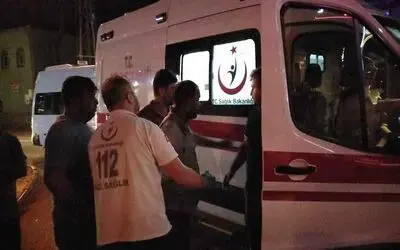 Medrese Aralığında Bıçaklı Saldırı: Garsonu Bıçakladı!