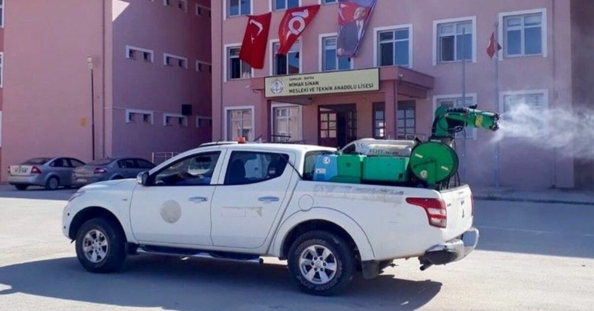 Bafra Belediyesinden Okullarda Temizlik Çalışması