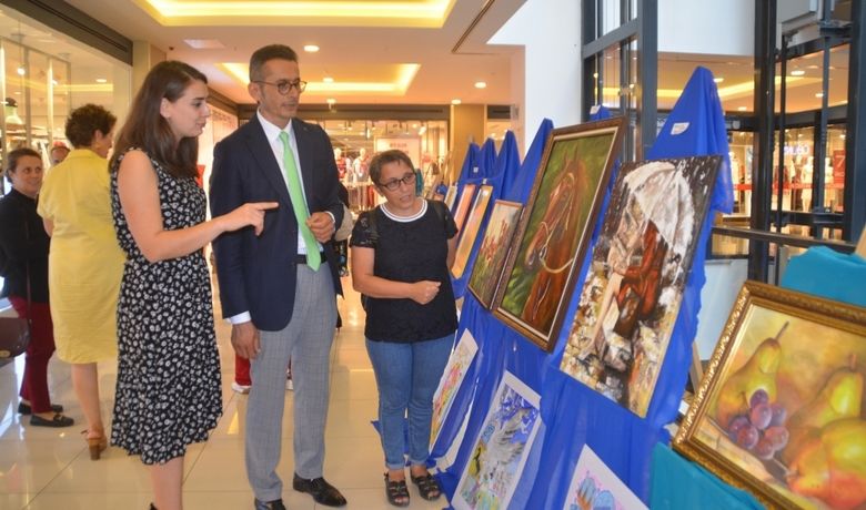 Öğretmen Ve Öğrencilerden Karma Resim Sergisi - Samsun’un Bafra ilçesinde öğretmen ve öğrenciler tarafından hazırlanan yaz dönemi karma resim sergisi açıldı.
