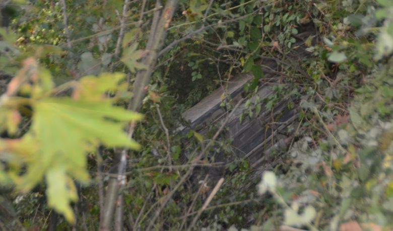Ağaçlar Otomobilin Irmağa Uçmasını Engelledi - Samsun’un Bafra ilçesinde sürücüsünün direksiyon hakimiyetini kaybettiği otomobilin Kızılırmak'a uçmasını ağaçlar engelledi.