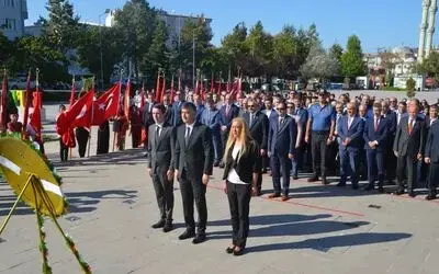 Bafra'da İlköğretim Haftası Kutlandı Katipoğlu: "Çocukları Geleceğe Hazırlamak Gibi Bir Sorumluluğumuzun Olduğunu Bir An Bile Aklımızdan Çıkarmamalıyız”