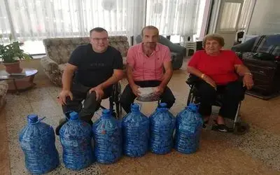 Bafralı Kamyoncudan Mavi Kapak Jesti