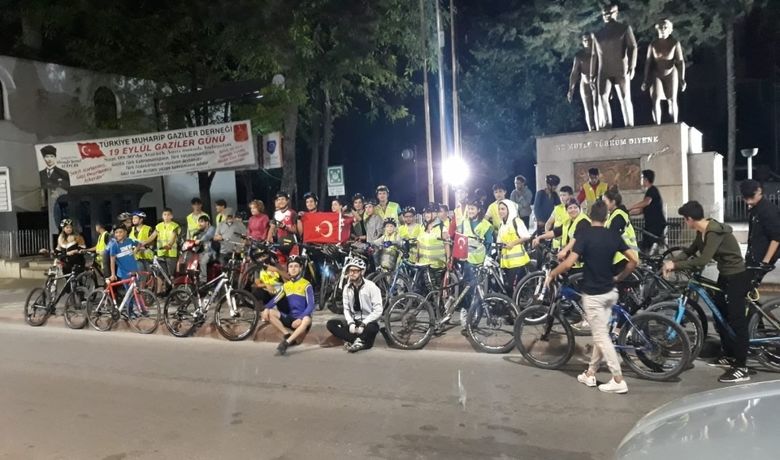 Pedallar Gaziler İçin Döndü - Samsun’un Bafra ilçesinde 19 Eylül Gaziler Günü dolayısıyla Bisikletliler Derneği Bafra Temsilciliği bisiklet turu etkinliği yaptı.
