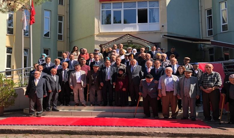 Bafra'da Yaşlılar Günü Etkinliği Kılıç: “yaşlılarımızla BirGün Değil 365 Gün Bir Arada Olmaya Çalışıyoruz” - "1 Ekim Dünya Yaşlılar Günü" nedeniyle Bafra 75. Yıl Huzurevinde etkinlik düzenlendi.