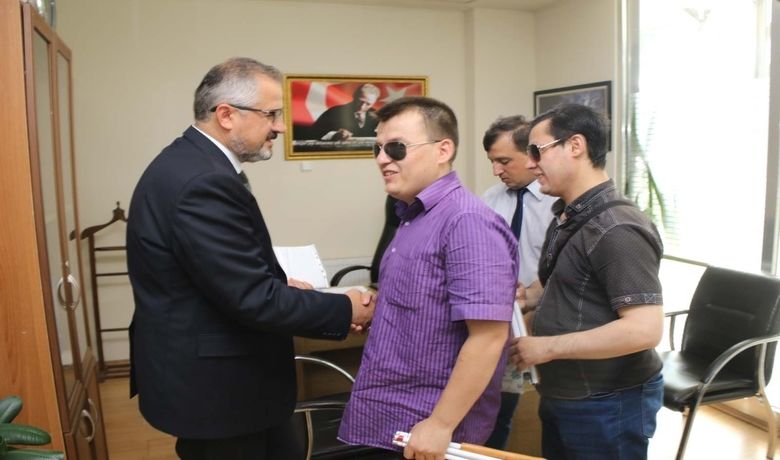 Başkan Kılıç Devreye Girdi,Görme Engellilerin Sorunu Çözüldü - Samsun Bafra Belediye Başkanı Hamit Kılıç, ilçedeki engellilerin sorunlarını gidermek adına ortaya koyduğu samimi gayret, taraflı tarafsız tüm kesimlerin takdirini topluyor.