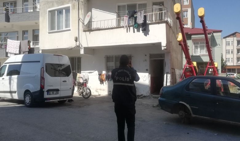 Yabancı Uyruklu Ailenin Evinden500 Lira Çalan Çocuk Tutuklandı - Samsun’un Bafra ilçesinde yabancı uyruklu bir ailenin evinden 500 lira para çaldığı iddia edilen 13 yaşındaki çocuk tutuklandı.