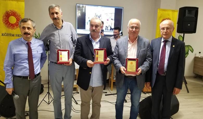 Bafra Eğitim Sen’den DünyaÖğretmenler Gününde Dayanışma Yemeği - 5 Ekim Dünya Öğretmenler Gününde Eğitim Sen Bafra Temsilciliği olarak birlik ve dayanışma yemeği düzenlendi. 