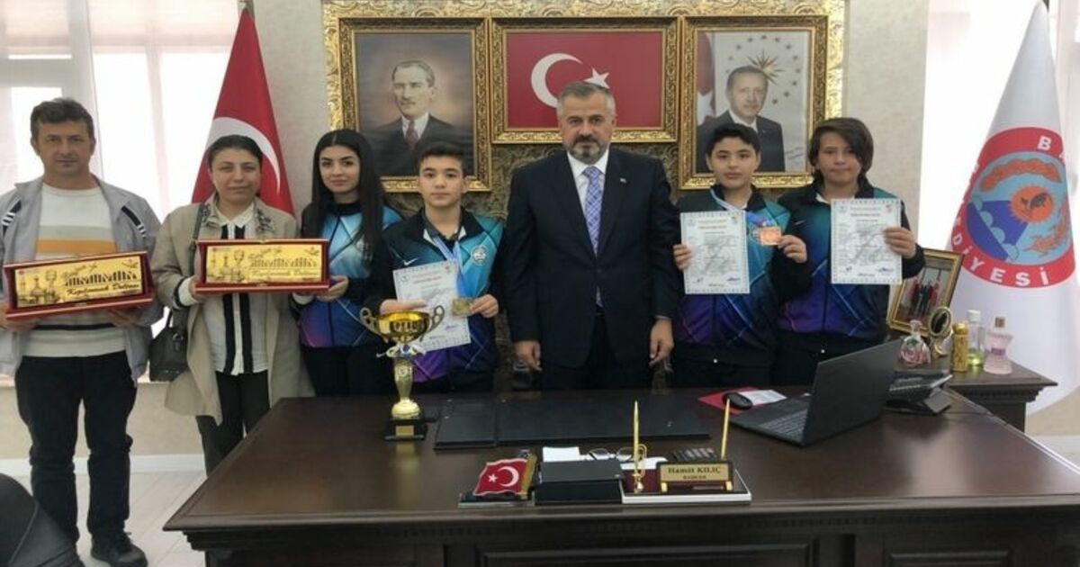 Başkan Kılıç'tan Rekortmen Sporculara Ödül