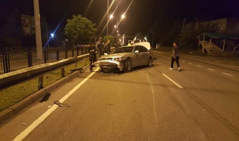 Bafra’da Polisten Kaçan Sürücü Kaza Yaptı - Samsun'un Bafra ilçesinde meydana gelen olayda polisin dur ihtarına uymayarak kaçan sürücü kaza yaparak durdu.