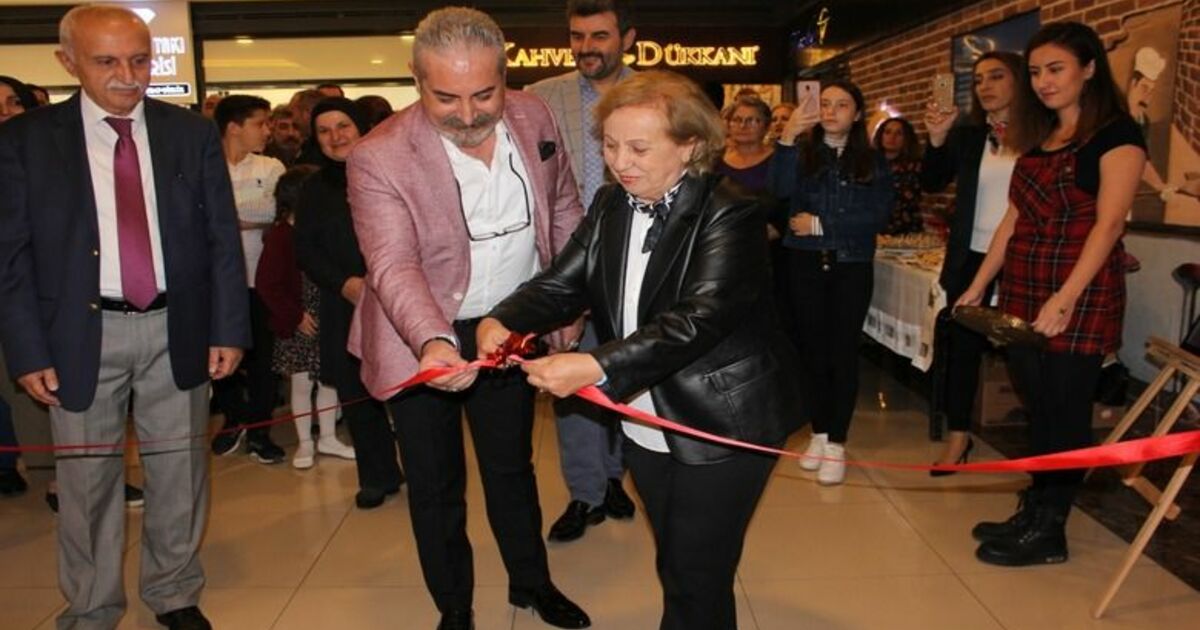 Melih Tunçer’in 3. Kişisel Karikatür Sergisine Yoğun İlgi