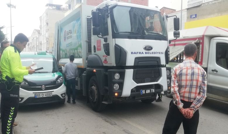 Çöp Aracının Çarptığı Yaya Ölümden Döndü - Samsun’un Bafra ilçesinde belediyeye ait çöp kamyonun altında kalan yaya ölümden döndü.