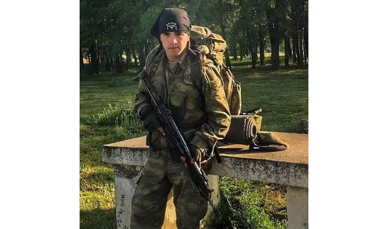 Samsun'a Şehit Ateşi Düştü - Zeytin Dalı Harekat bölgesindeki PKK/YPG’li teröristlerce yapılan havan saldırısında yaralanan Uzman Onbaşı Mutlu Can Meşeci (23), tedavi gördüğü hastanede şehit oldu.