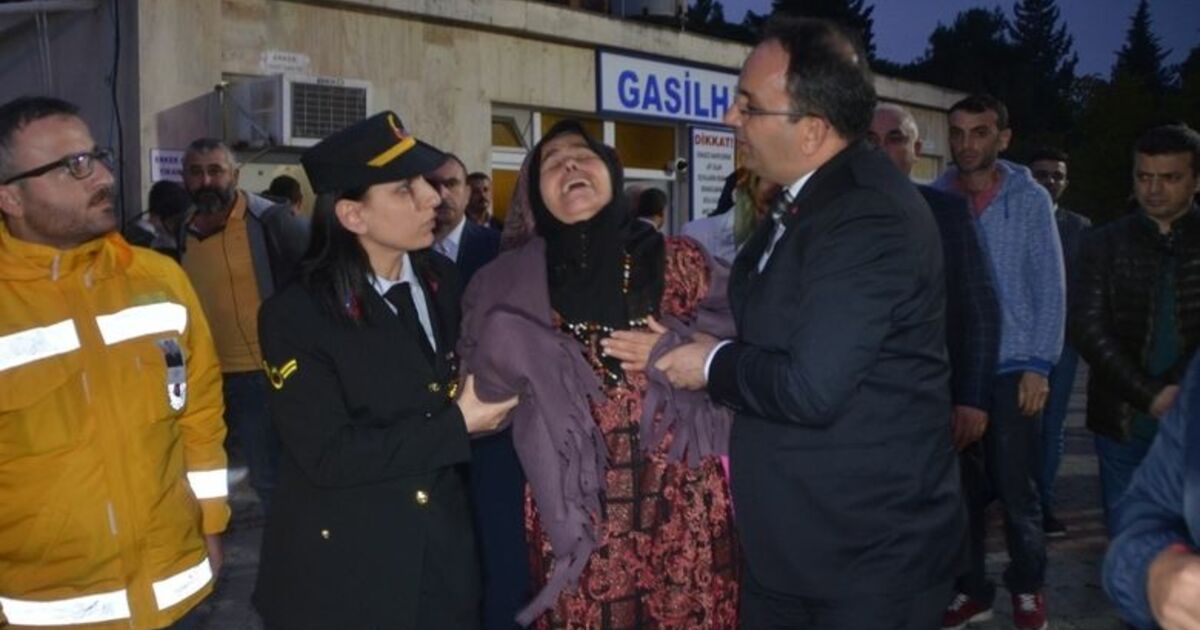 Şehit Uzman Onbaşı Meşeci'nin Naaşı Baba Ocağına Getirildi Şehit Annesi: "Bu Gece Onunla Yatayım”