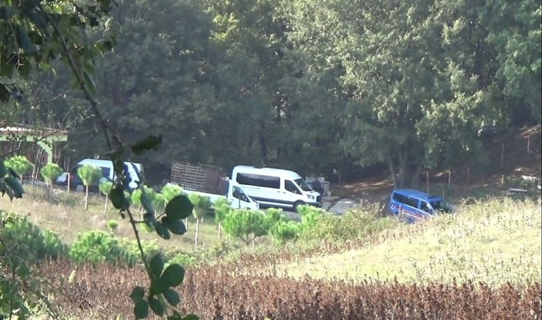 Babalık Davası İçin Mezar Açıldı - Samsun'un Bafra ilçesinde 24 yıl önce ölen kişinin babası olduğunu iddia eden kadının başvurusu üzerine, DNA tespiti için mahkeme kararıyla mezar açıldı.