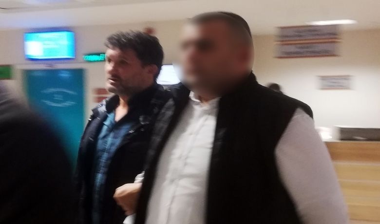 Atm’de Silahlı Saldırı Zanlısı Tutuklandı - Samsun’un Bafra ilçesinde ATM’den para çekmek için bekleyen 1 kişiyi silahla yaraladıktan sonra kaçan şahıs tutuklandı.