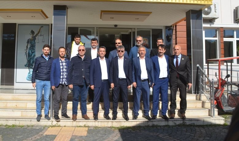 Çirkin Paylaşıma Suç Duyurusu Allah'a Ve Peygamber'e Hakaretİçerikli Paylaşım Yapan Doktor Hakkında Suç Duyusunda Bulunuldu - Samsun Bafra Devlet Hastanesinde plastik cerrahi olarak görev yapan Doktor Ş.O.'nun, doktorların bulunduğu whatsapp grubundan Allah'a ve Peygamber'e hakaret içerikli paylaşımı, yapılan basın açıklamasıyla kınandı.